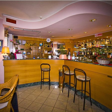 Hotel Il Canneto Порто-Черезіо Екстер'єр фото