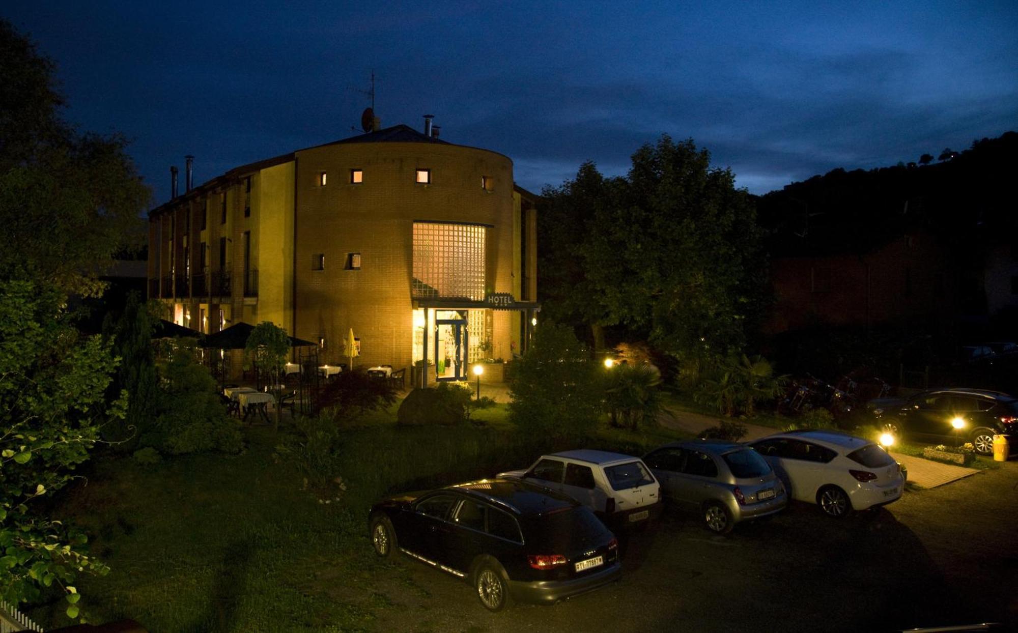 Hotel Il Canneto Порто-Черезіо Екстер'єр фото